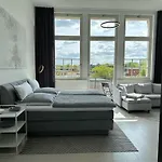 Meos 1 -zentrum-balkon-parkplatz-gym-uniklinik Apartment