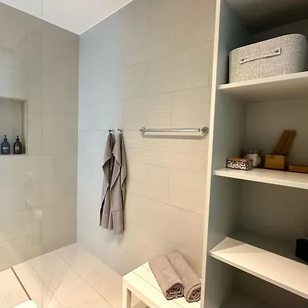 Daire Meos 1 -zentrum-balkon-parkplatz-gym-uniklinik *