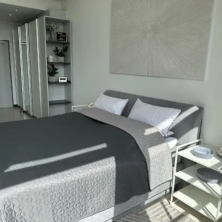 Meos 1 -zentrum-balkon-parkplatz-gym-uniklinik * Leipzig