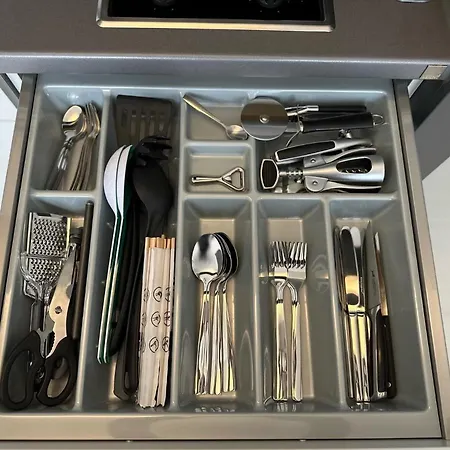 Meos 1 -zentrum-balkon-parkplatz-gym-uniklinik * Leipzig