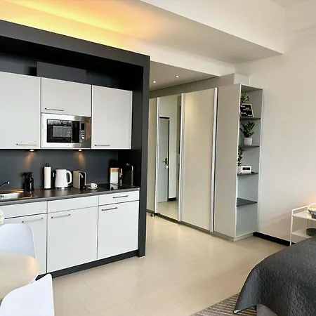 Apartamento Meos 1 -zentrum-balkon-parkplatz-gym-uniklinik