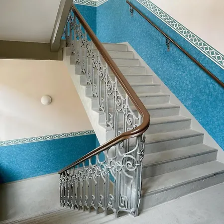 Meos 1 -zentrum-balkon-parkplatz-gym-uniklinik לייפציג