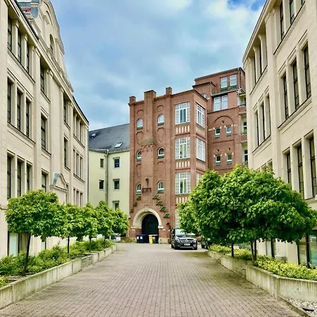 Meos 1 -zentrum-balkon-parkplatz-gym-uniklinik Leipzig