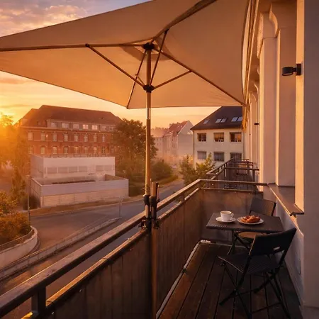 Meos 1 -zentrum-balkon-parkplatz-gym-uniklinik