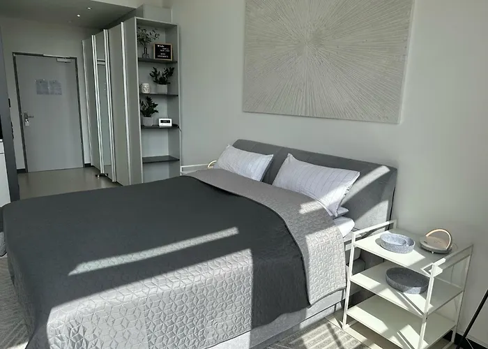 Meos 1 -zentrum-balkon-parkplatz-gym-uniklinik * Lipcse